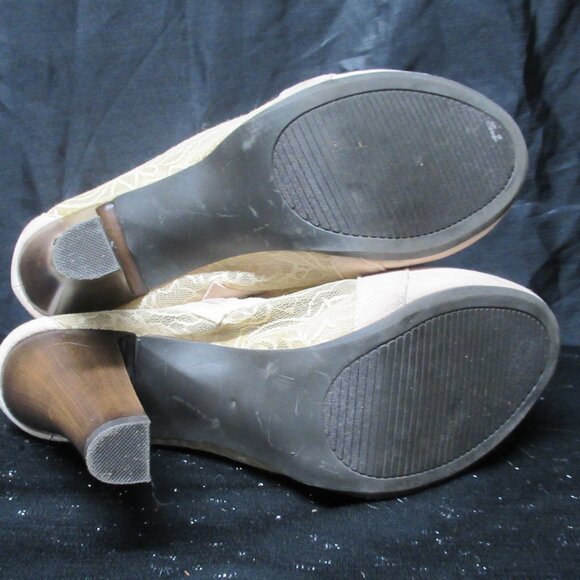 Charlotte Russe Lace Booties - Picture 10 of 10